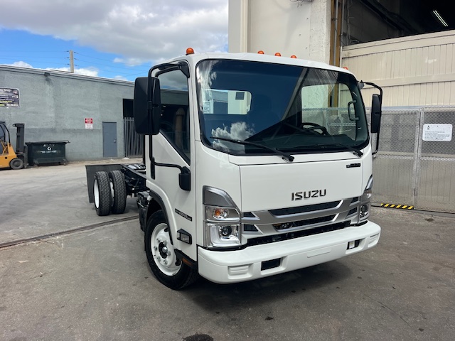 Truck Chassis Isuzu NPR - Gasoline