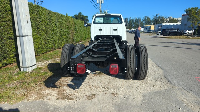 Truck Chassis Ford F-750 2026