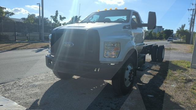 Truck Chassis Ford F-750 2026