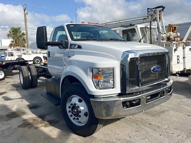 Truck Chassis Ford F-650 2025