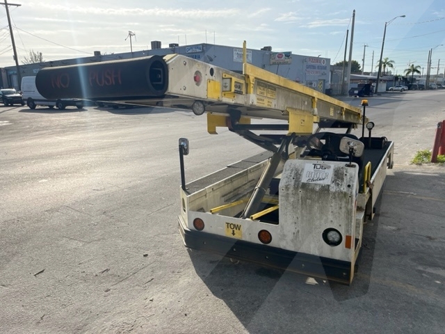 Belt Loader Tug 660E