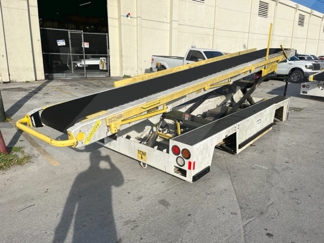 Belt Loader Tug 660E