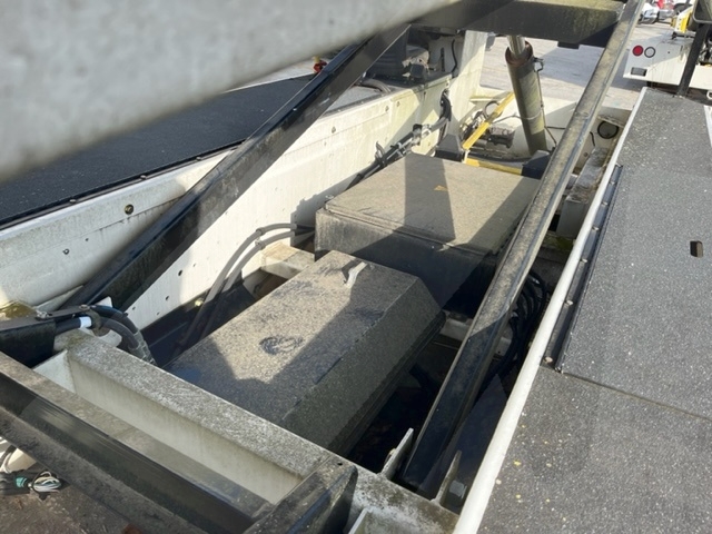 Belt Loader Tug 660E