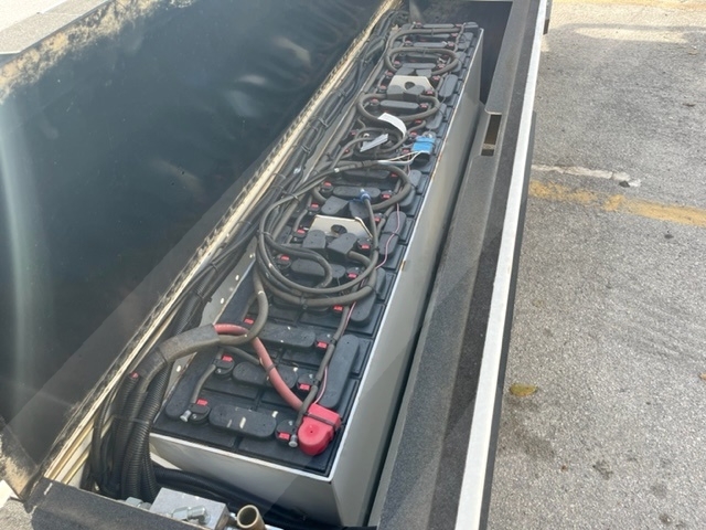 Belt Loader Tug 660E