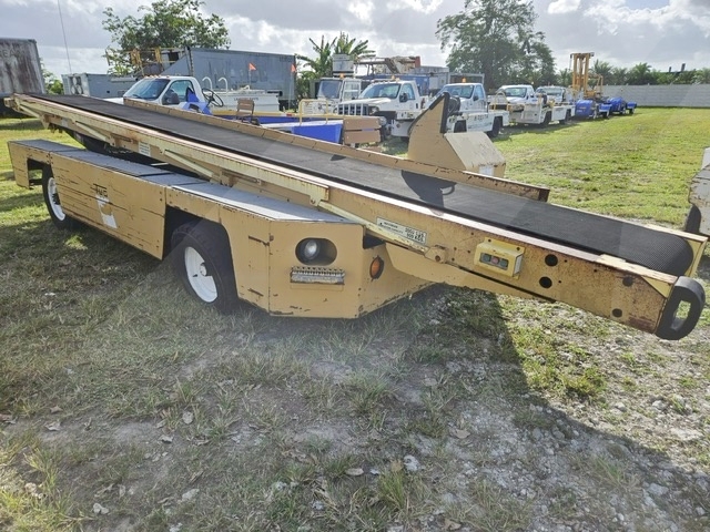 Belt Loader Tug 660E