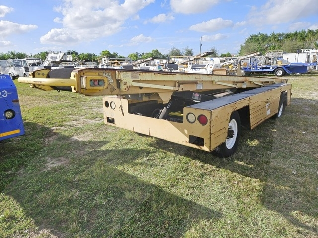 Belt Loader Tug 660E