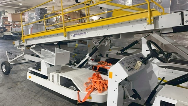 Towable Belt Loader Wasp A01771D-3179