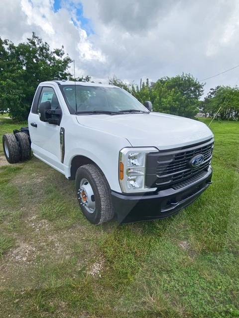 Truck Chassis Ford F-350 XL SD 2024