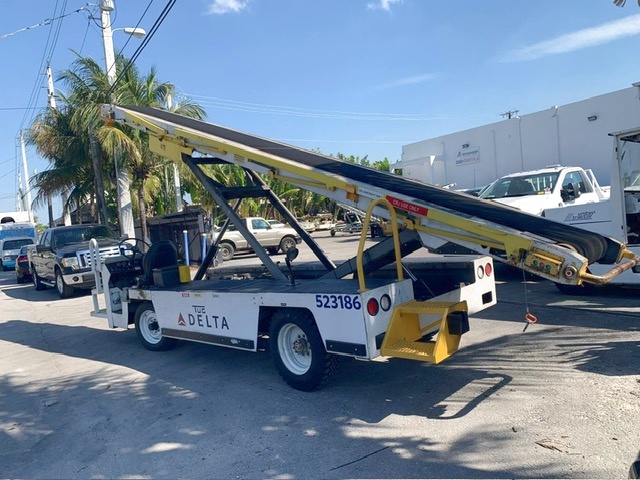 Belt Loader Tug 660