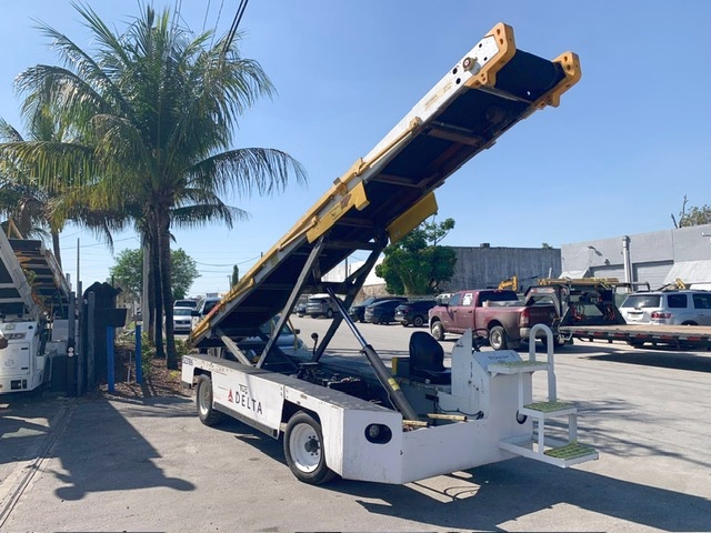 Belt Loader Tug 660