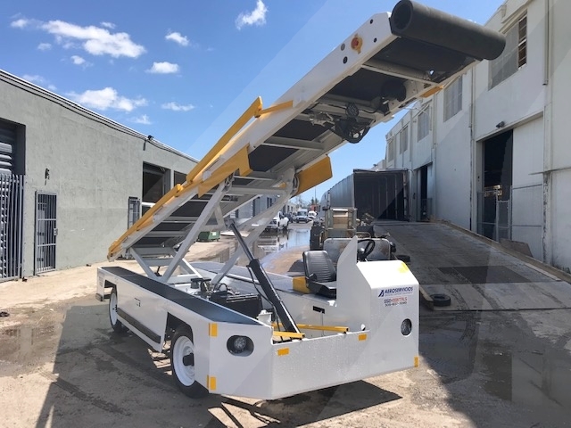 Belt Loader Tug 660