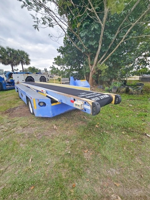 Belt Loader Tug 660E