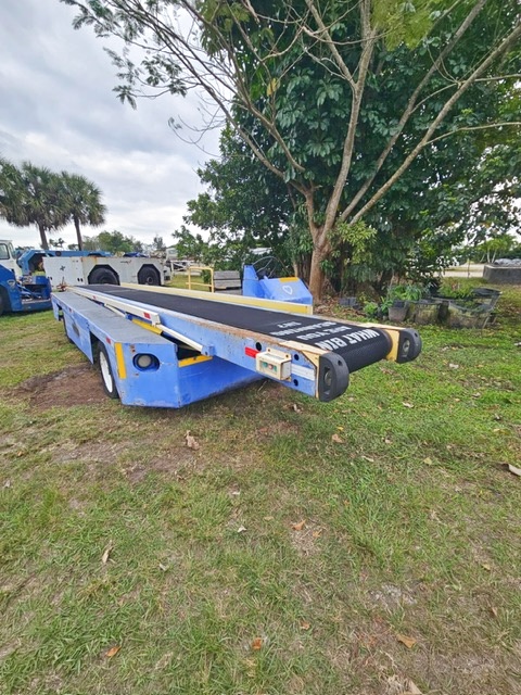 Belt Loader Tug 660E
