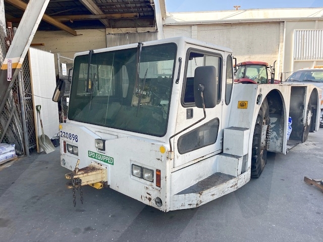 Push Back Tractor FMC B-1200