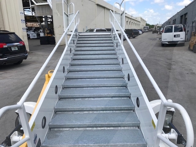 Narrow Body Passenger Stair Clyde 15F2820 - 88/161 in