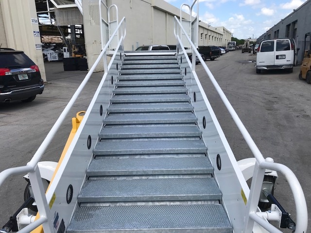 Narrow Body Passenger Stair Clyde 15F2820 - 88/161 in