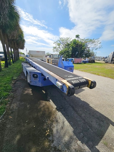 Belt Loader Tug 660E
