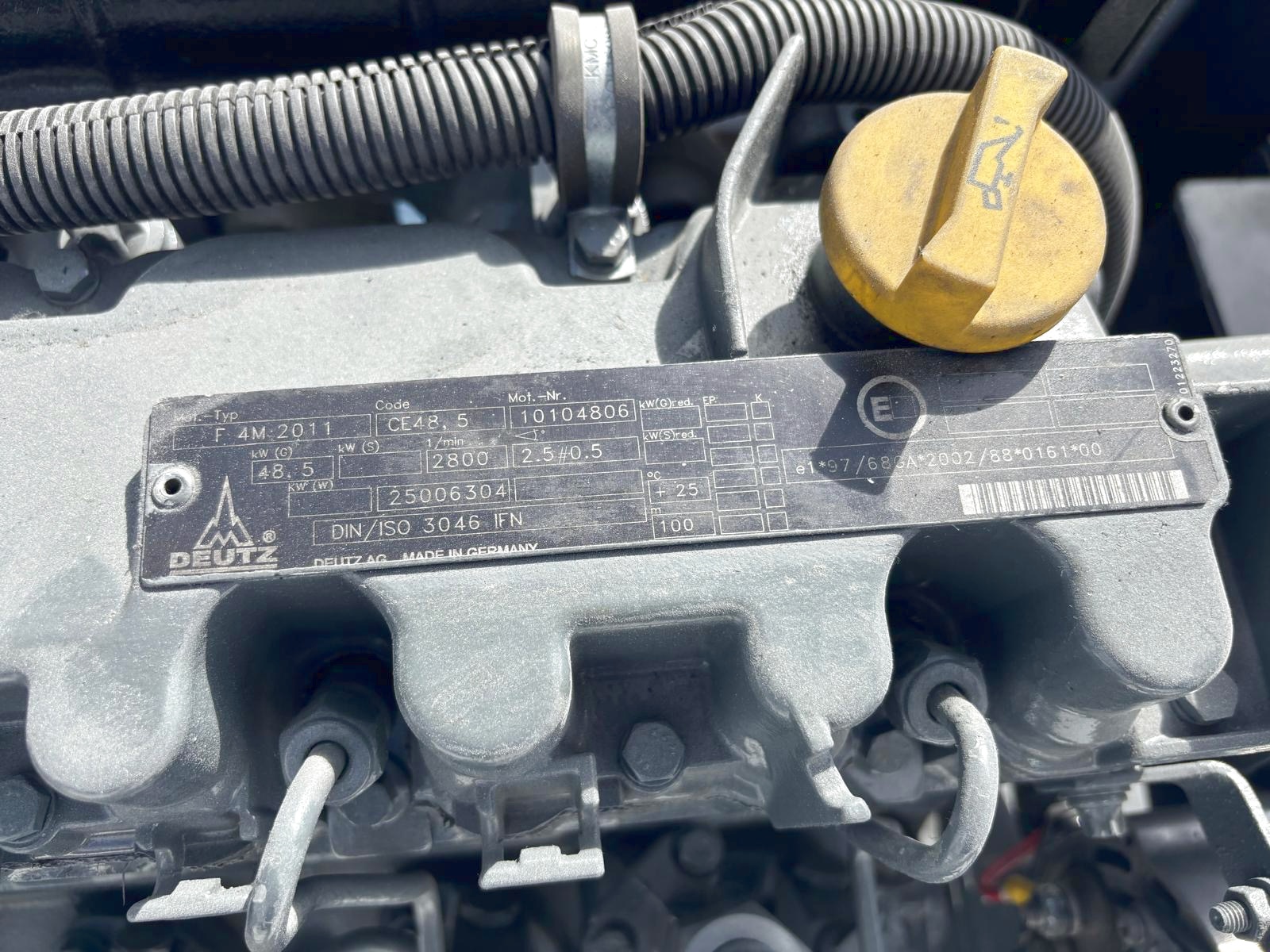 Belt Loader Tug 660