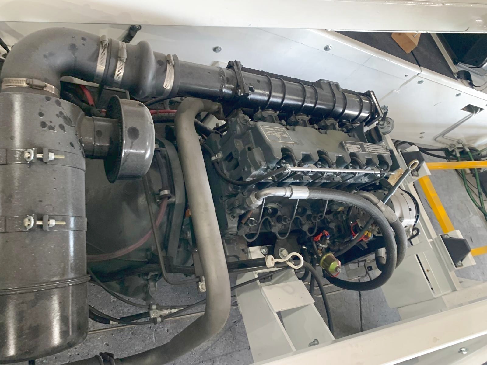 Belt Loader Tug 660