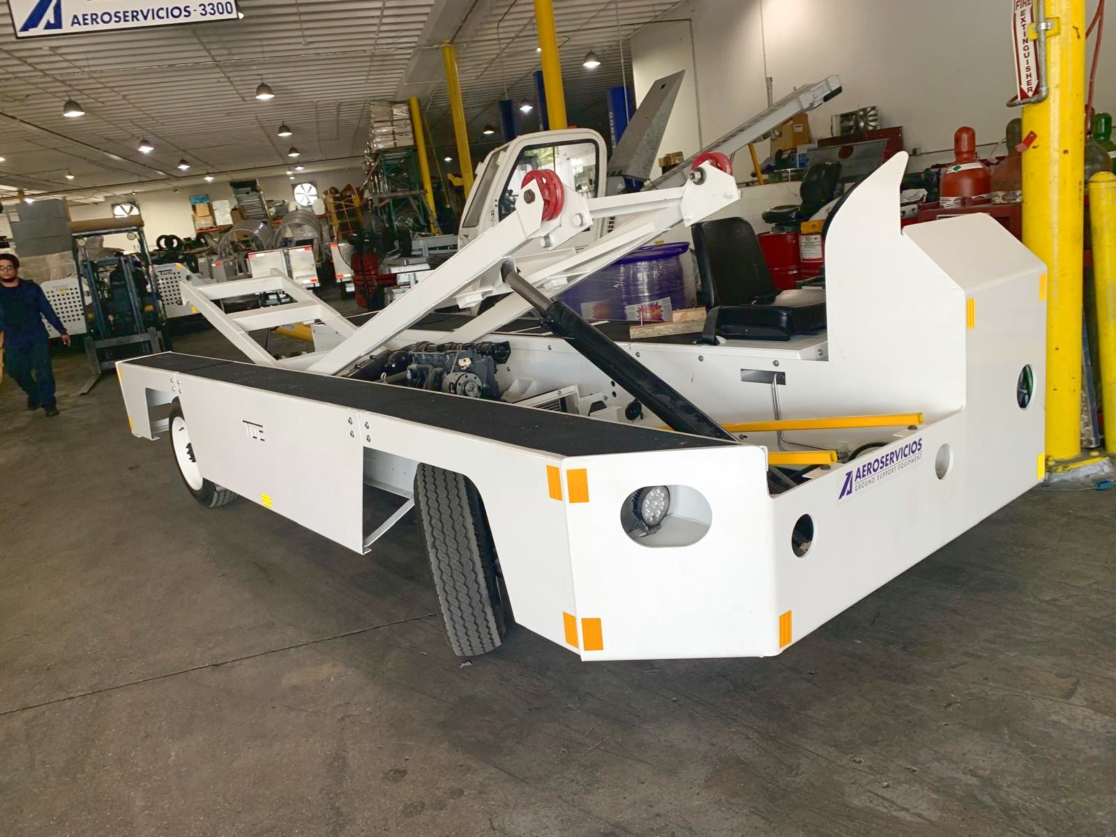 Belt Loader Tug 660