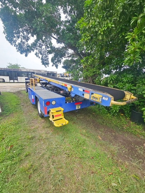 Belt Loader Tug 660
