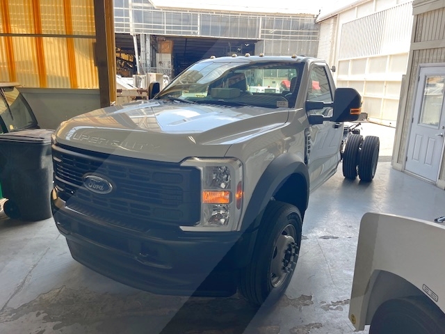 Truck Chassis Ford F-600