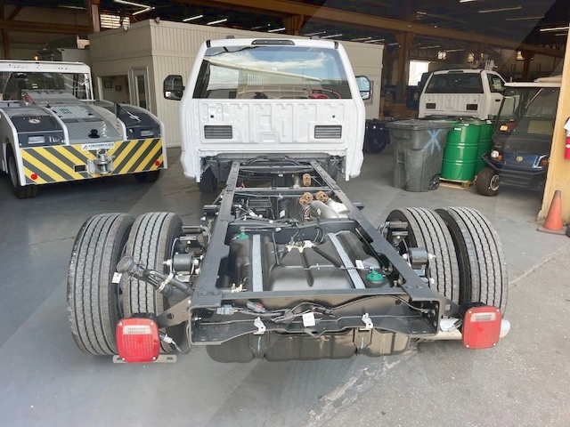 Truck Chassis Ford F-600