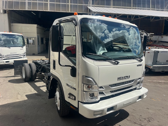 Truck Chassis Isuzu NPR - Gasoline