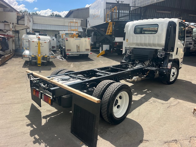 Truck Chassis Isuzu NPR - Gasoline