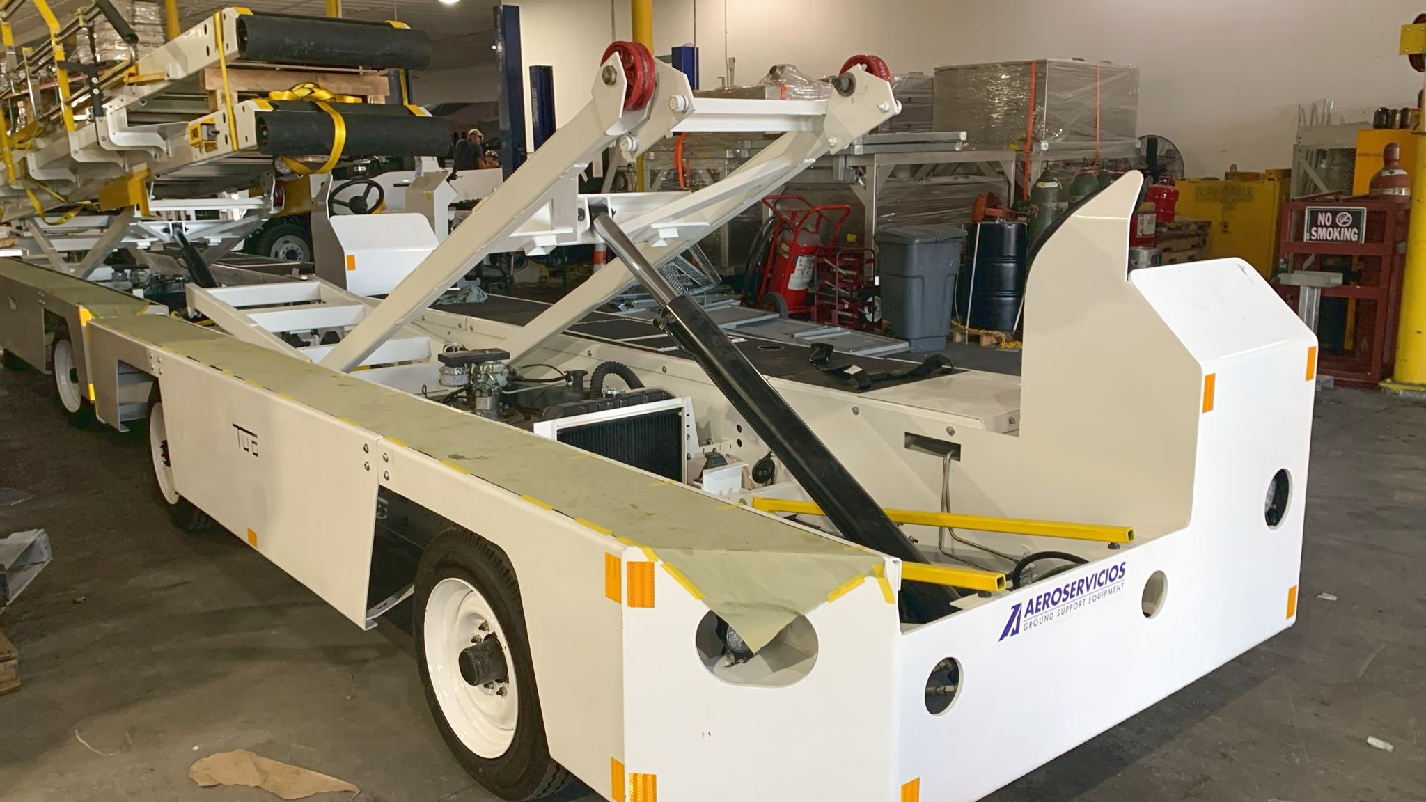 Belt Loader Tug 660