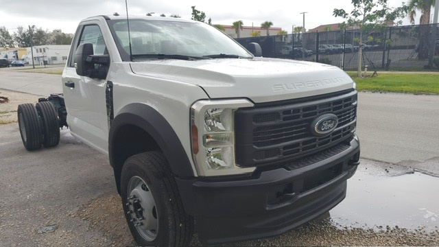 Truck Chassis Ford F-600