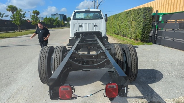 Truck Chassis Ford F-750 2026
