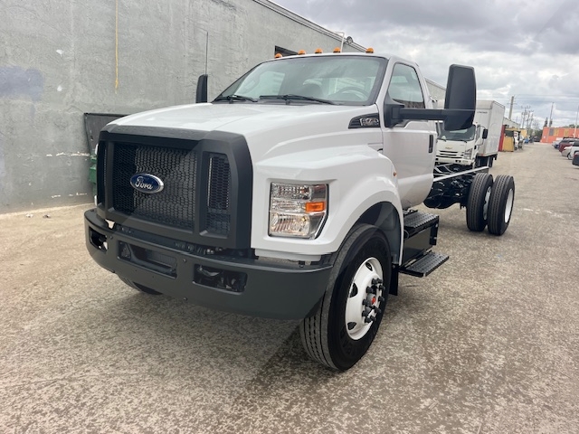 Truck Chassis Ford F-750 2026