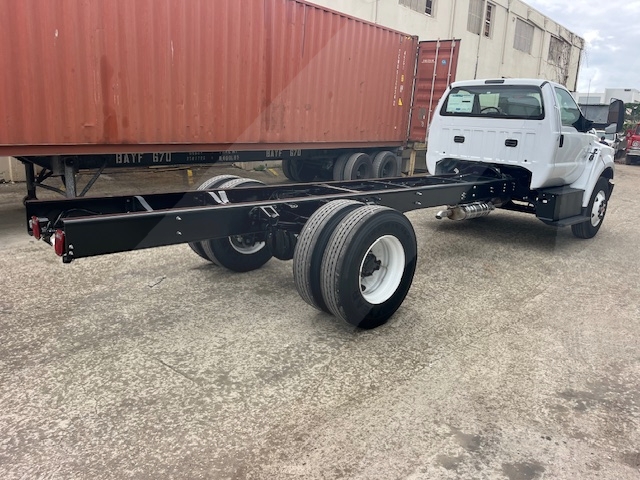 Truck Chassis Ford F-750 2026