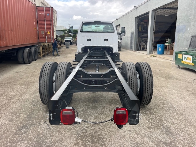 Truck Chassis Ford F-750 2026