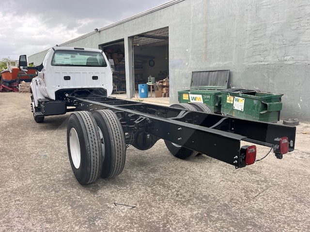Truck Chassis Ford F-750 2026