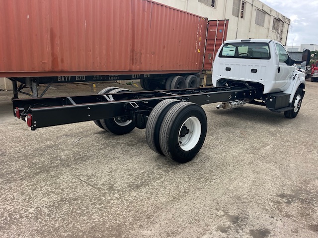 Truck Chassis Ford F-750 2026