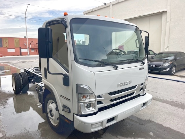 Truck Chassis Isuzu NPR - Gasoline