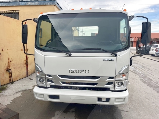 Truck Chassis Isuzu NPR - Gasoline