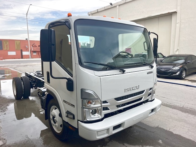 Truck Chassis Isuzu NPR - Gasoline