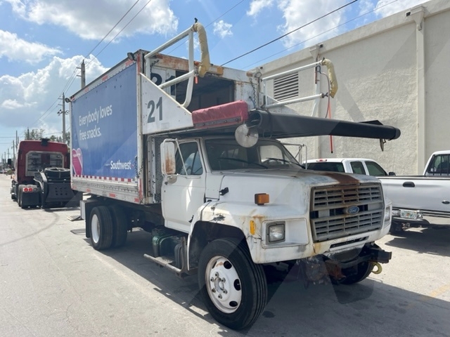 Catering Truck Ford/Hi Way F-700/ CT-14