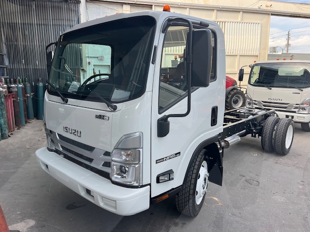 Truck Chassis Isuzu NPR - Gasoline