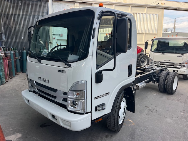 Truck Chassis Isuzu NPR - Gasoline