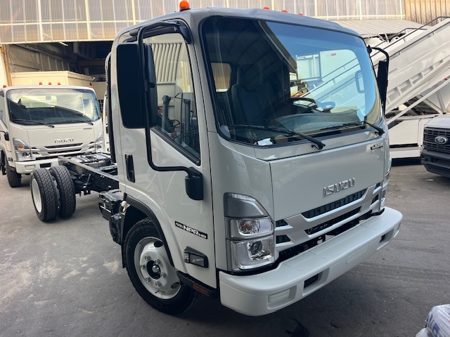 Truck Chassis Isuzu NPR - Gasoline