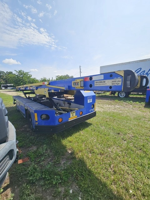 Belt Loader Tug 660