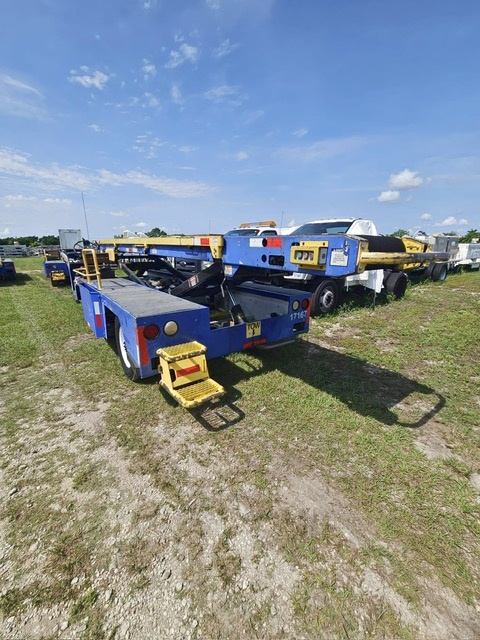 Belt Loader Tug 660