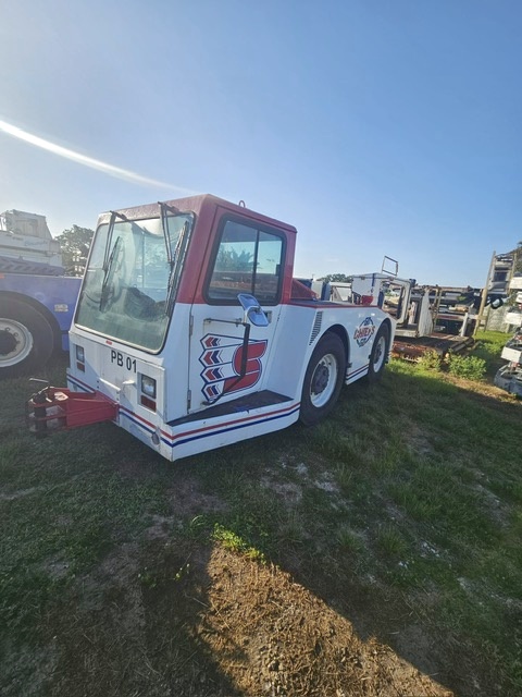 Push Back Tractor FMC B-350