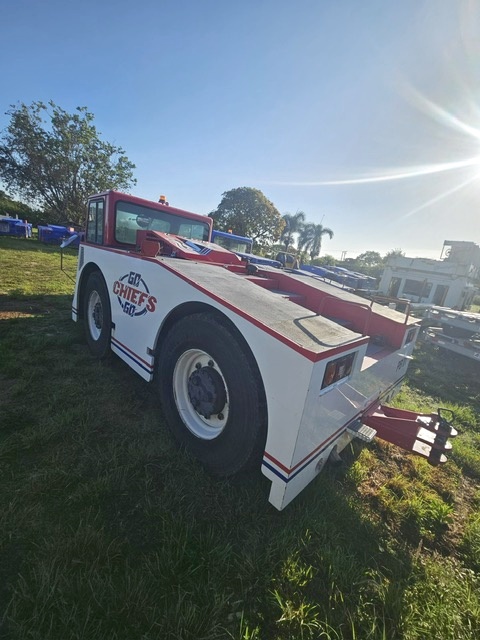 Push Back Tractor FMC B-350