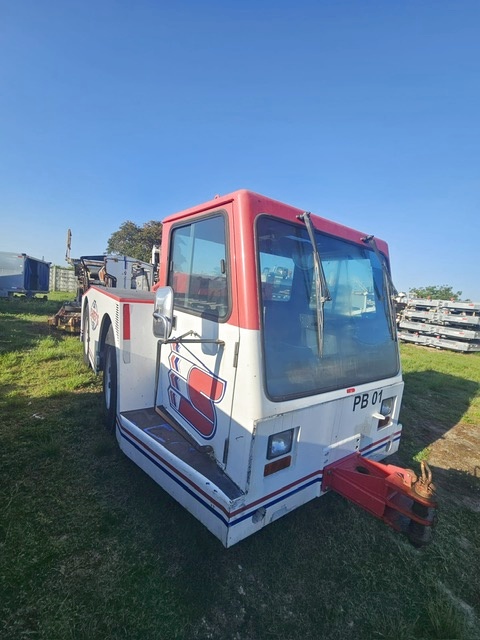 Push Back Tractor FMC B-350