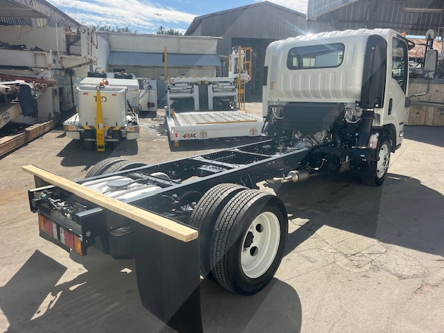 Truck Chassis Isuzu NPR - Gasoline